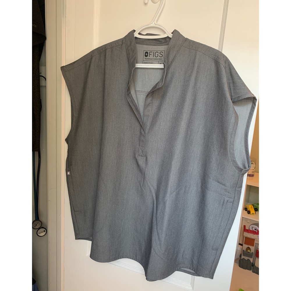 Figs Women's Gray Button Down Shirt